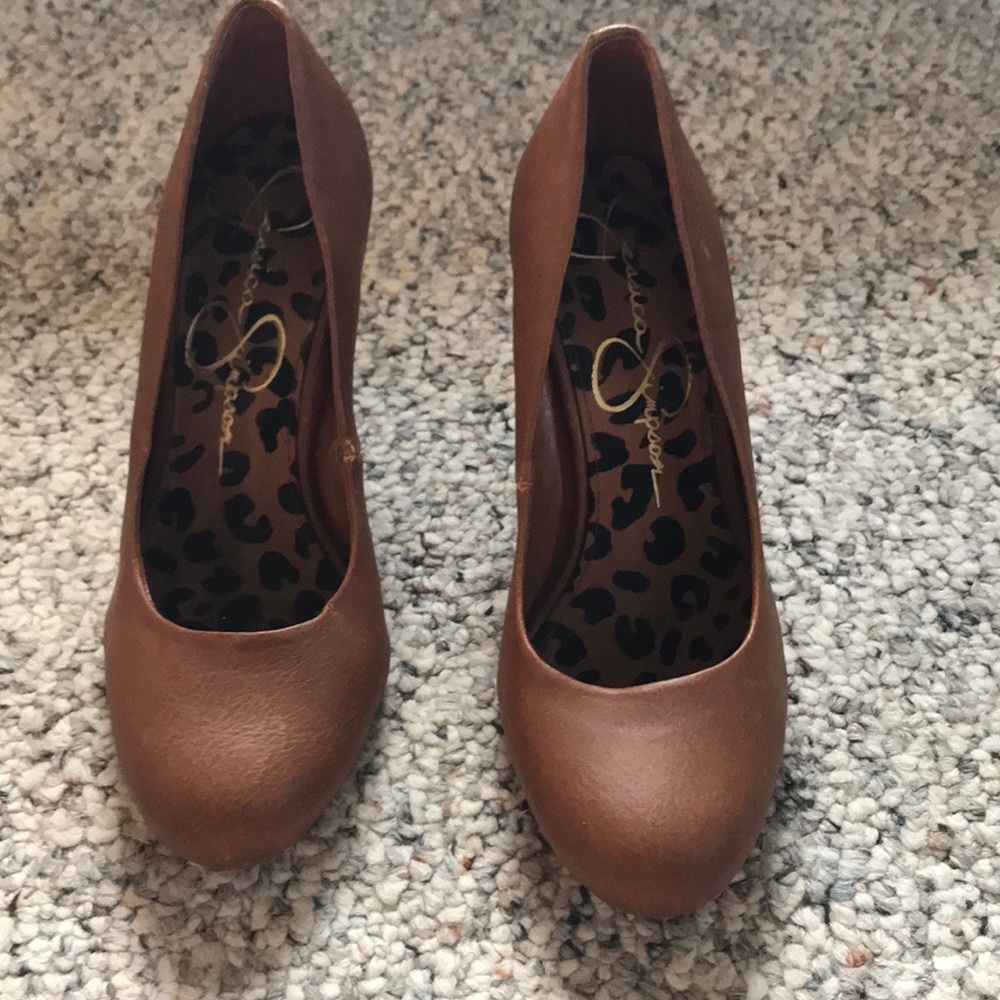 Pump heels